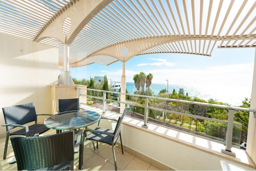 Oceanside Terrace Apartment By Holiday Rental Madeira ฟุงชาล ภายนอก รูปภาพ