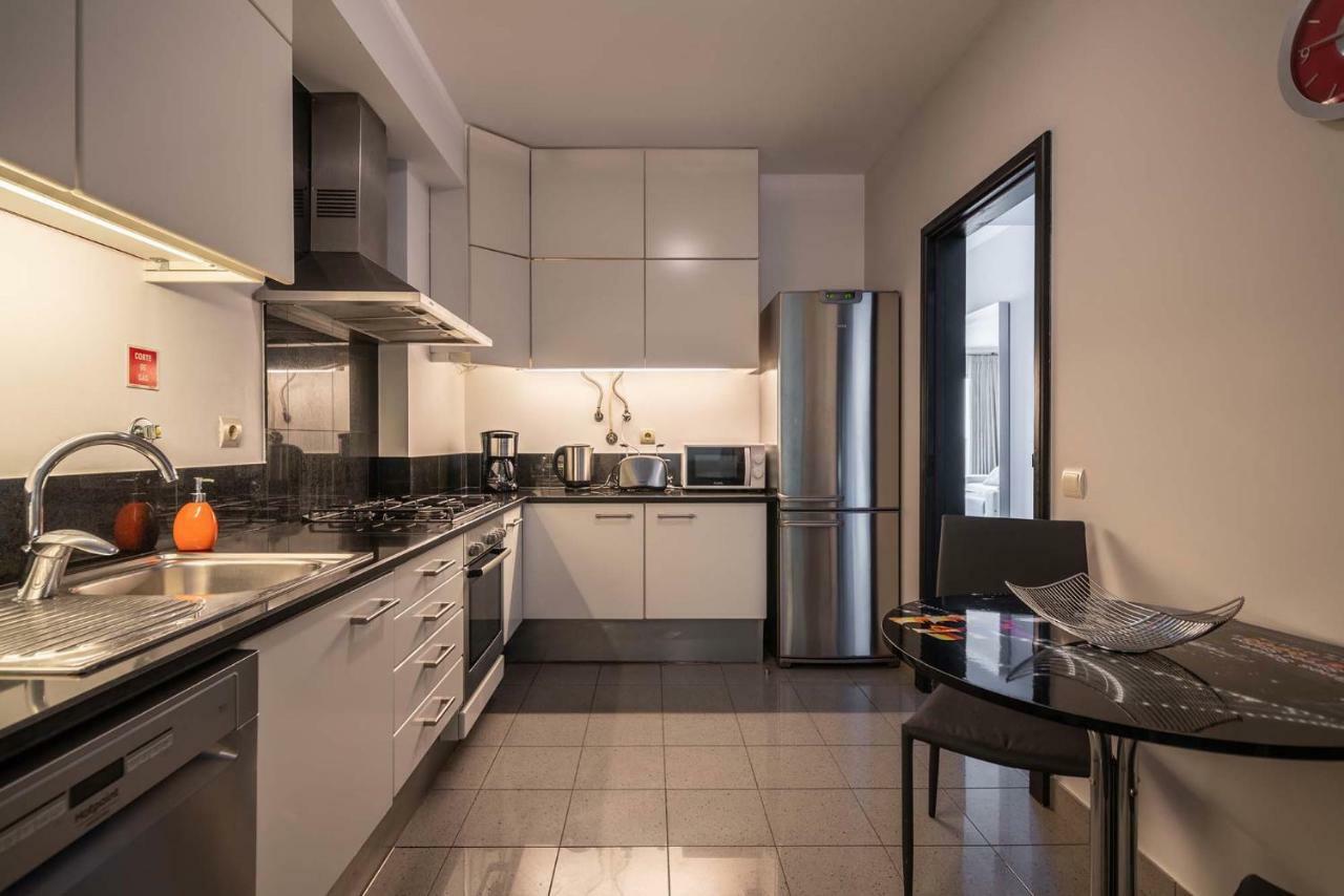 Oceanside Terrace Apartment By Holiday Rental Madeira ฟุงชาล ภายนอก รูปภาพ